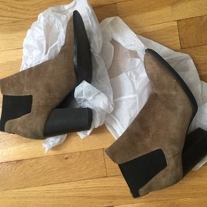 Vince beautiful booties - size 6M